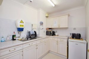 COMMUNAL KITCHEN- click for photo gallery